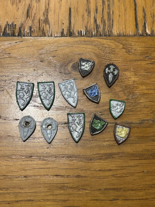 Warhammer fantasy bretonnian shields x12