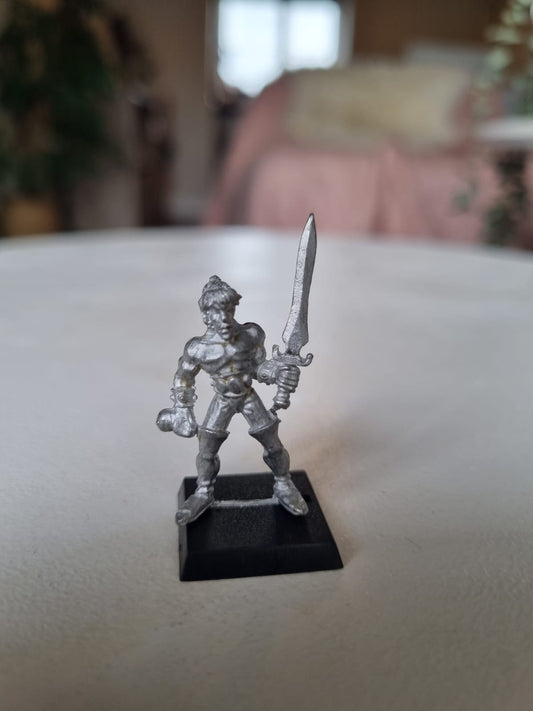 Warhammer Fantasy old world wood elf  wardancer with sword eledhol