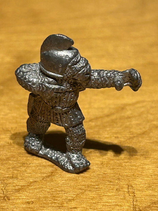 FAN37 Scaley Orc: firing bow Essex miniatures (2 available)