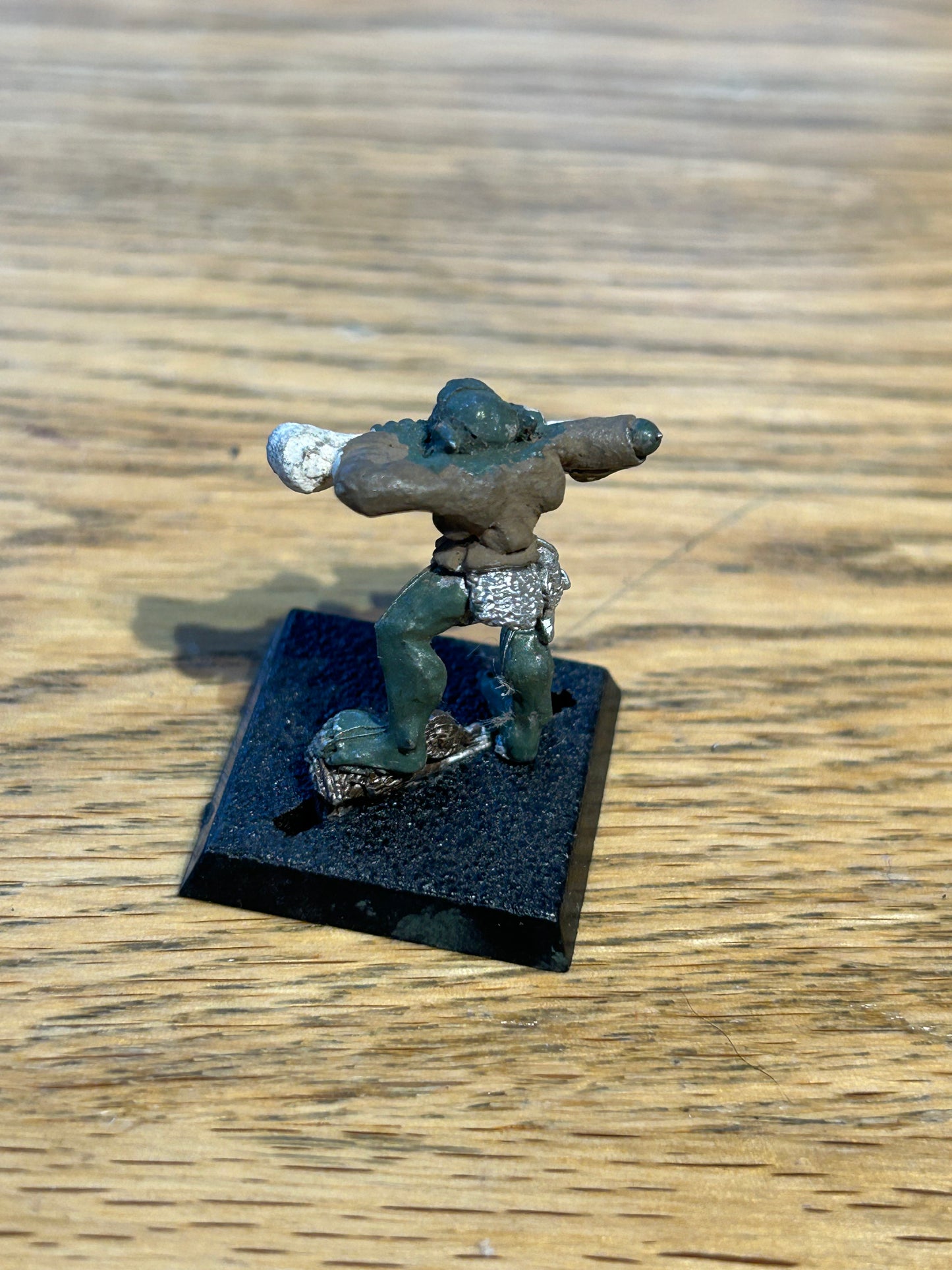 Warhammer - Orcs & Goblins   Classic Orc Villager - Grob Bonehead