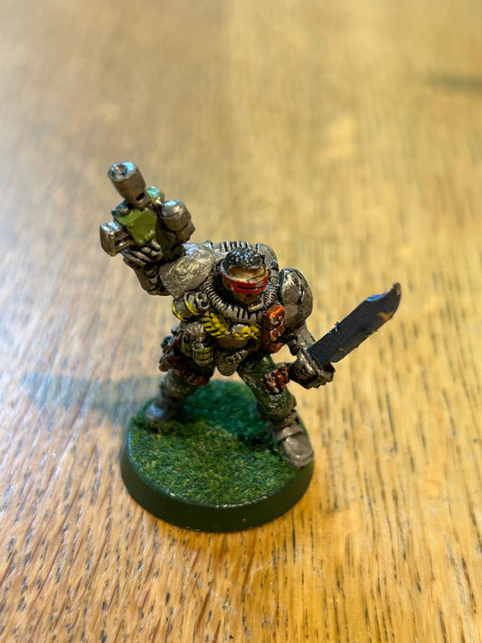 Scout - bolt pistol & sword - Space Marine - Metal -