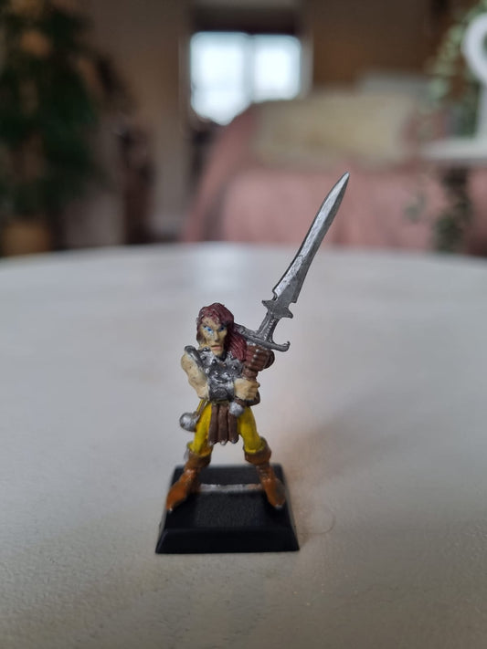 Warhammer Fantasy old world wood elf  wardancer with double handed sword Kaer