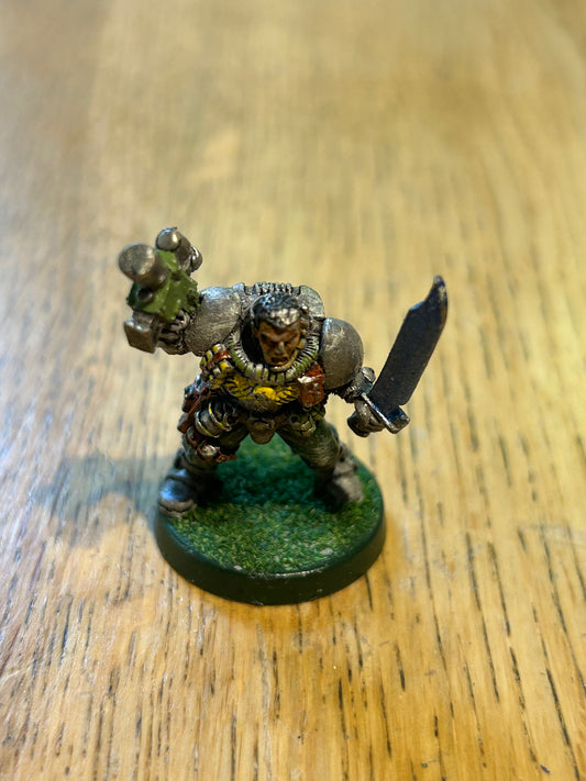 Scout - bolt pistol & sword - Space Marine - Metal -