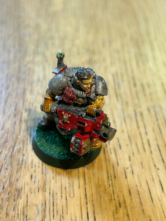 Warhammer 40K - Space Marine Scout with Heavy Bolter - Metal Games Workshop.