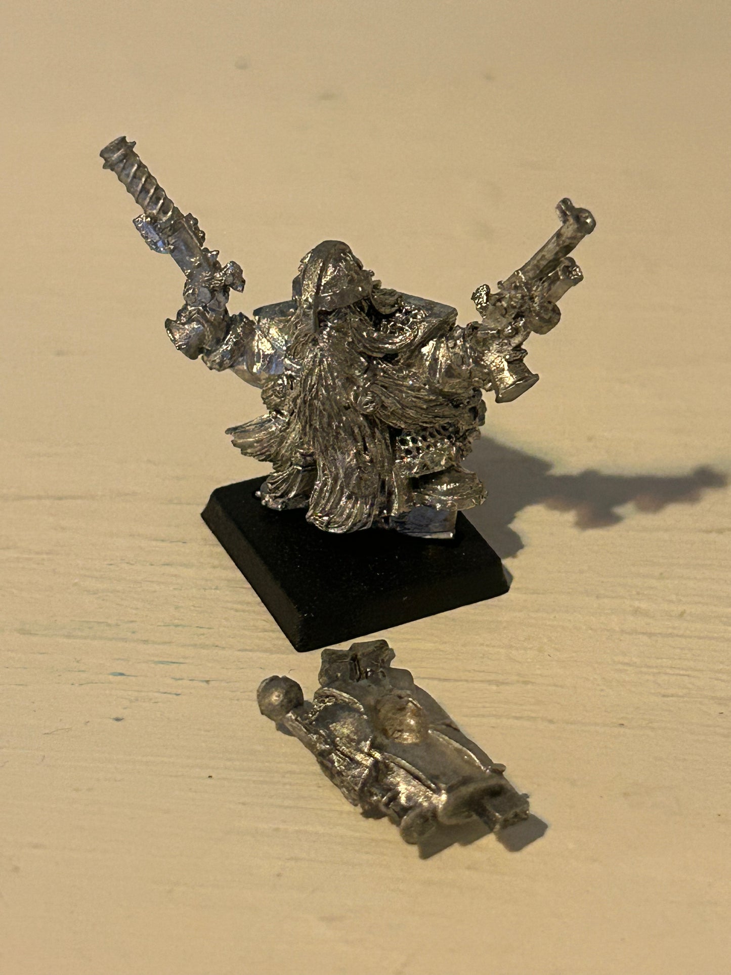 DWARf ENGINEER with brace of pistol  Metal warhammer fantasy