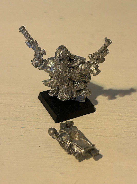 DWARf ENGINEER with brace of pistol  Metal warhammer fantasy
